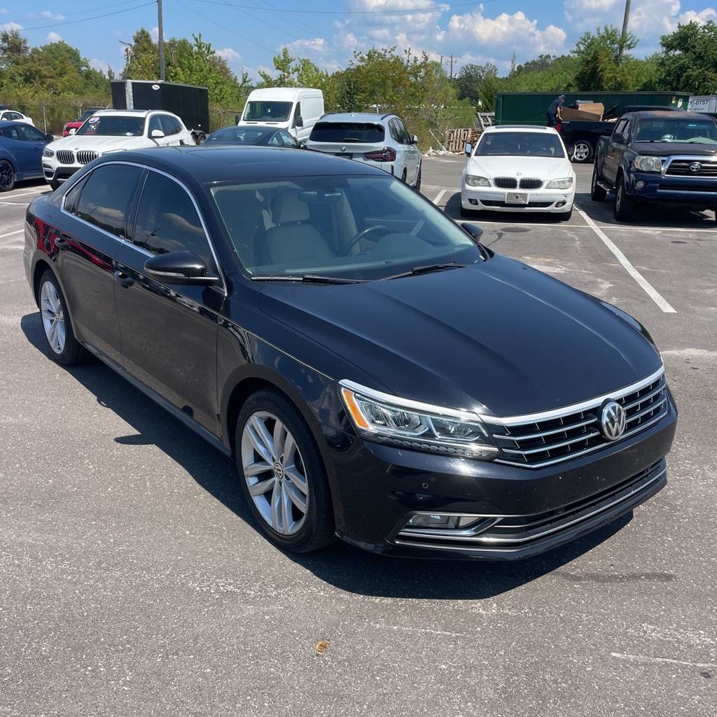 2018 Volkswagen Passat 2.0T SE photo 3