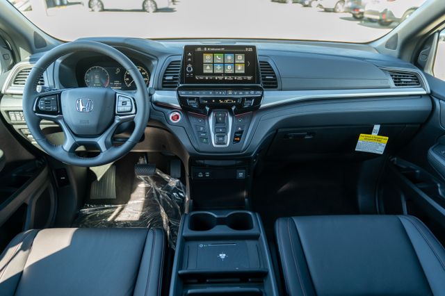 2026 Honda Odyssey photo 14