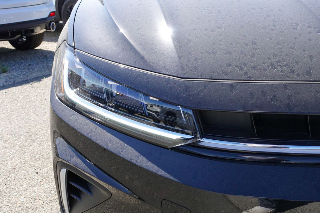 2025 Volkswagen Jetta 1.5T SEL photo 4