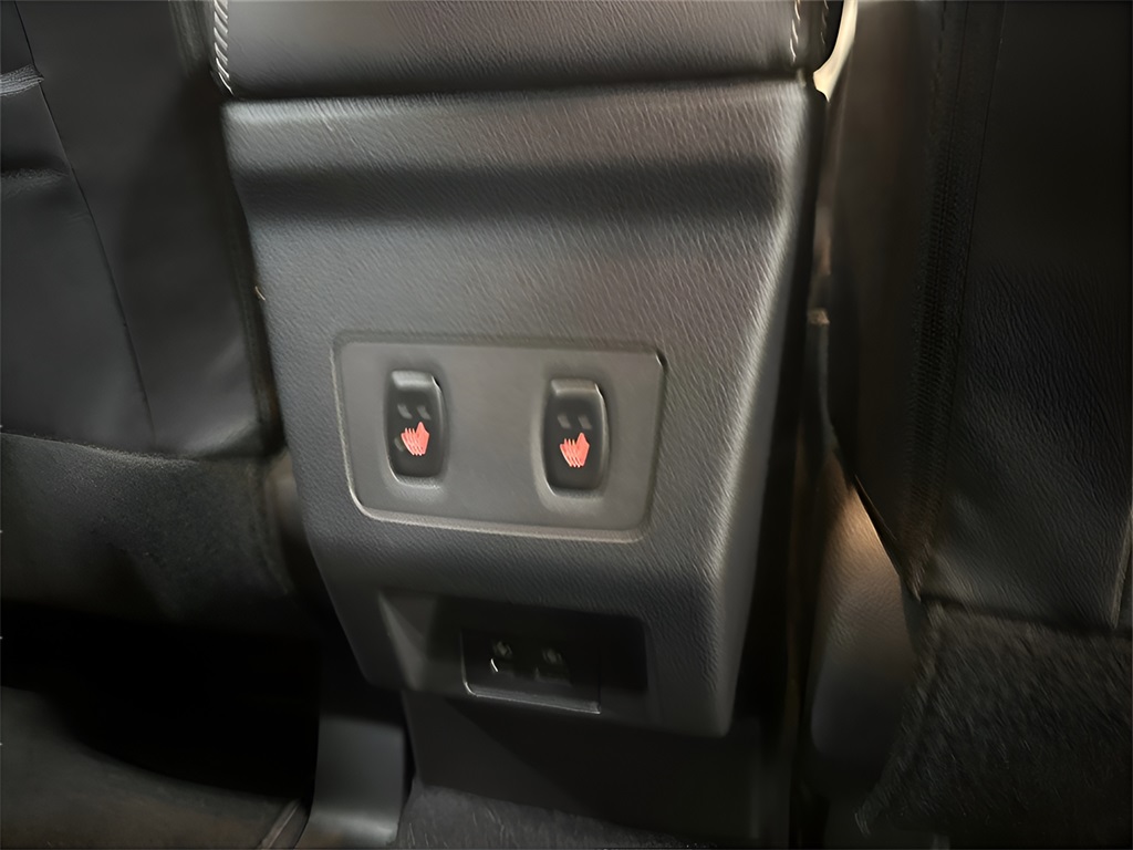 2025 Mitsubishi Eclipse Cross SEL photo 24