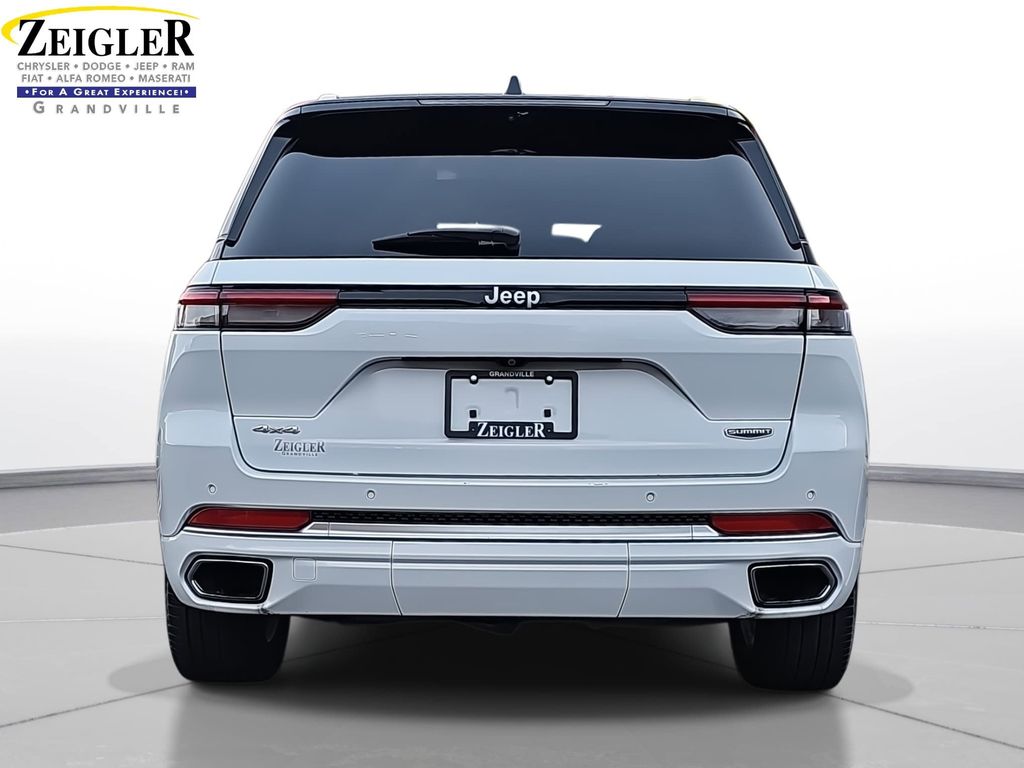 2022 Jeep Grand Cherokee Summit photo 3