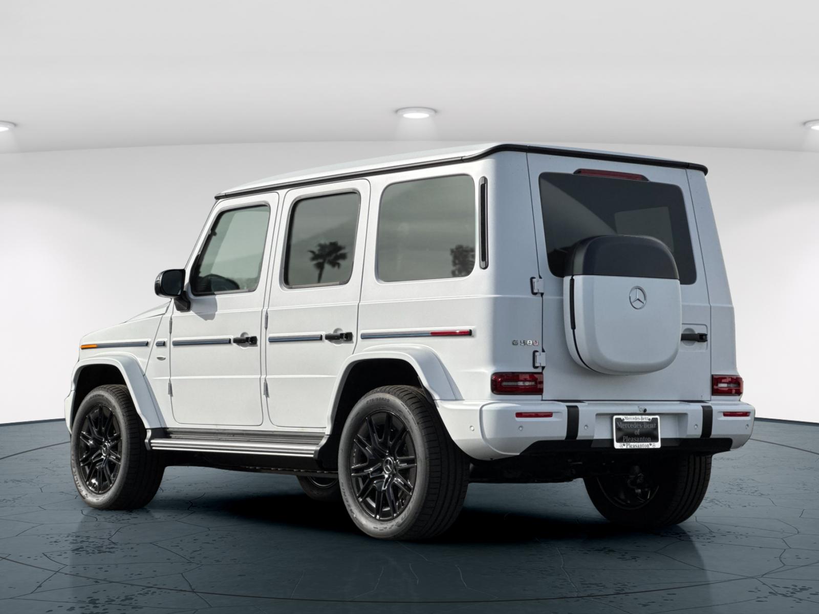 2025 Mercedes Benz G photo 4