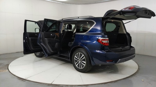 Used 2023  Nissan SL image 10