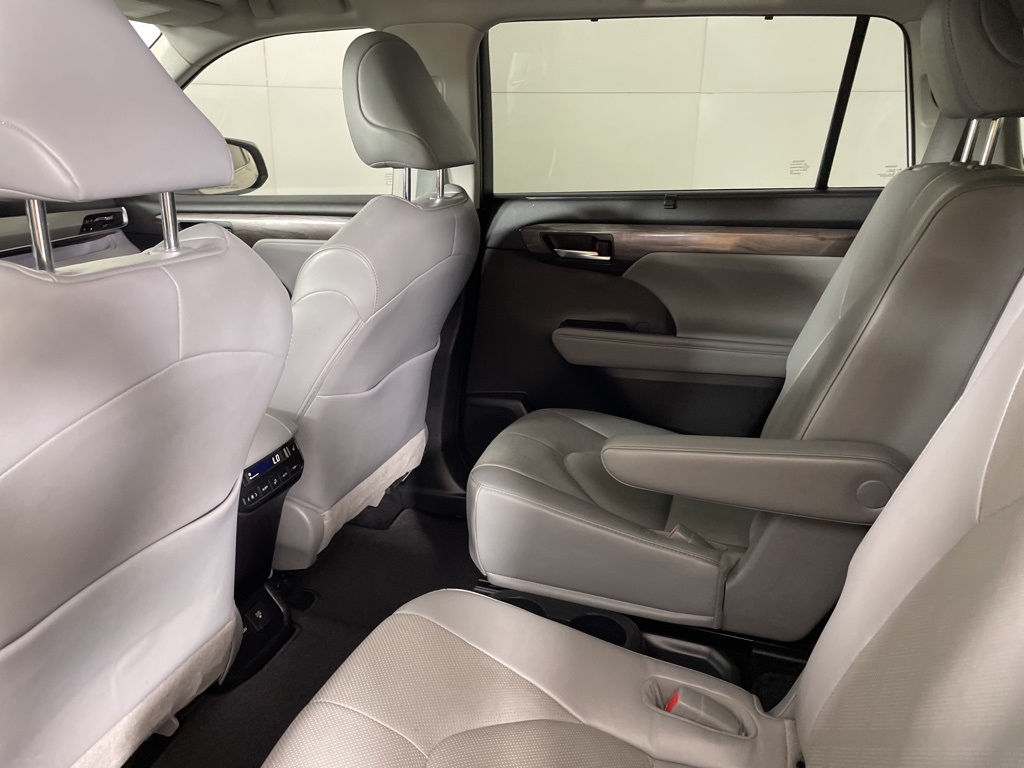 2022 Toyota Highlander Platinum photo 33