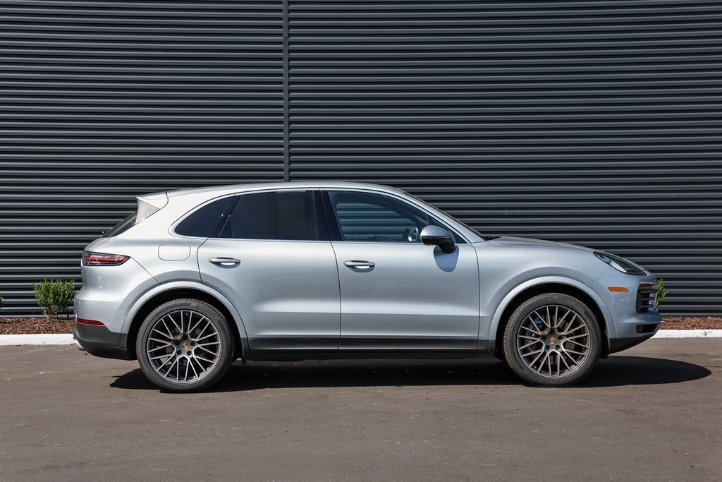 2022 Porsche Cayenne Base photo 8