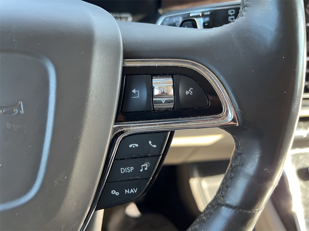 2021 Lincoln Navigator Standard photo 22