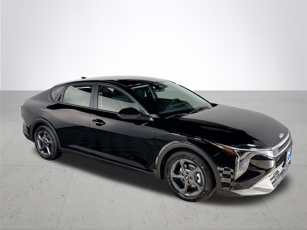 2025 Kia K4 LXS photo 4