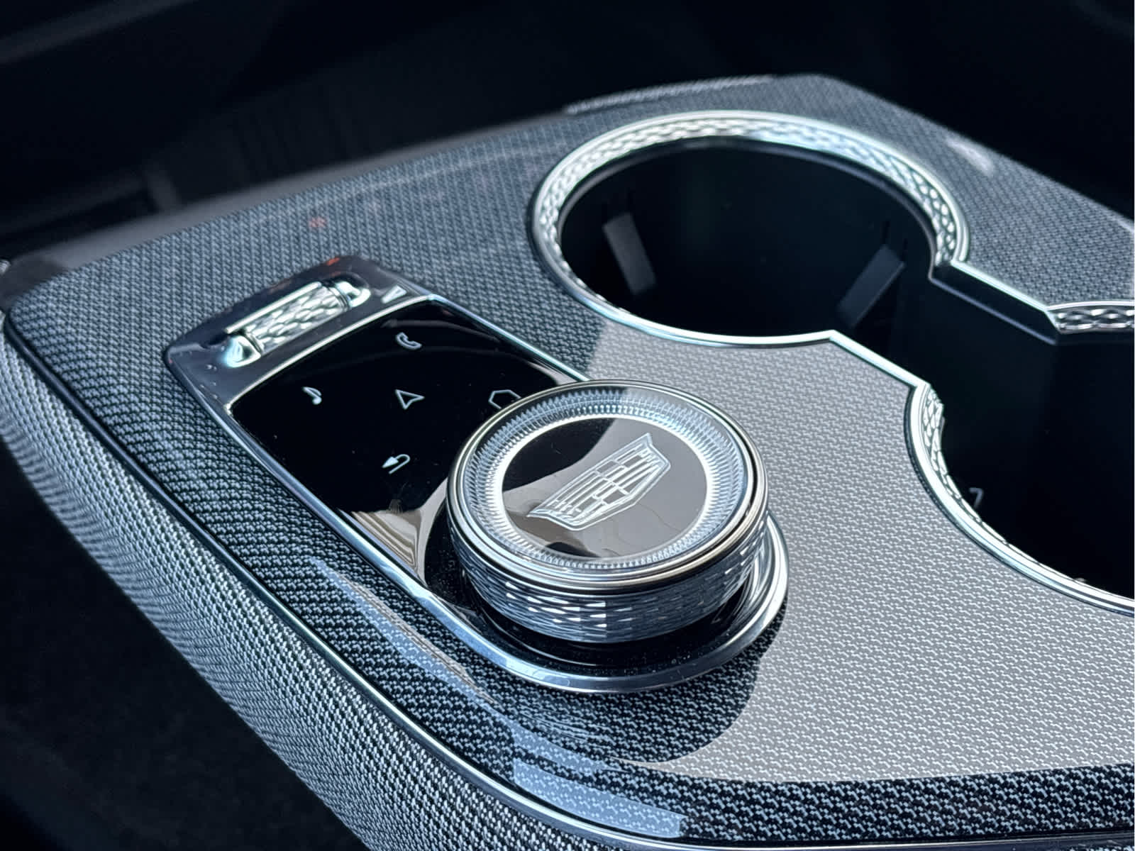 2025 Cadillac Optiq Luxury photo 22