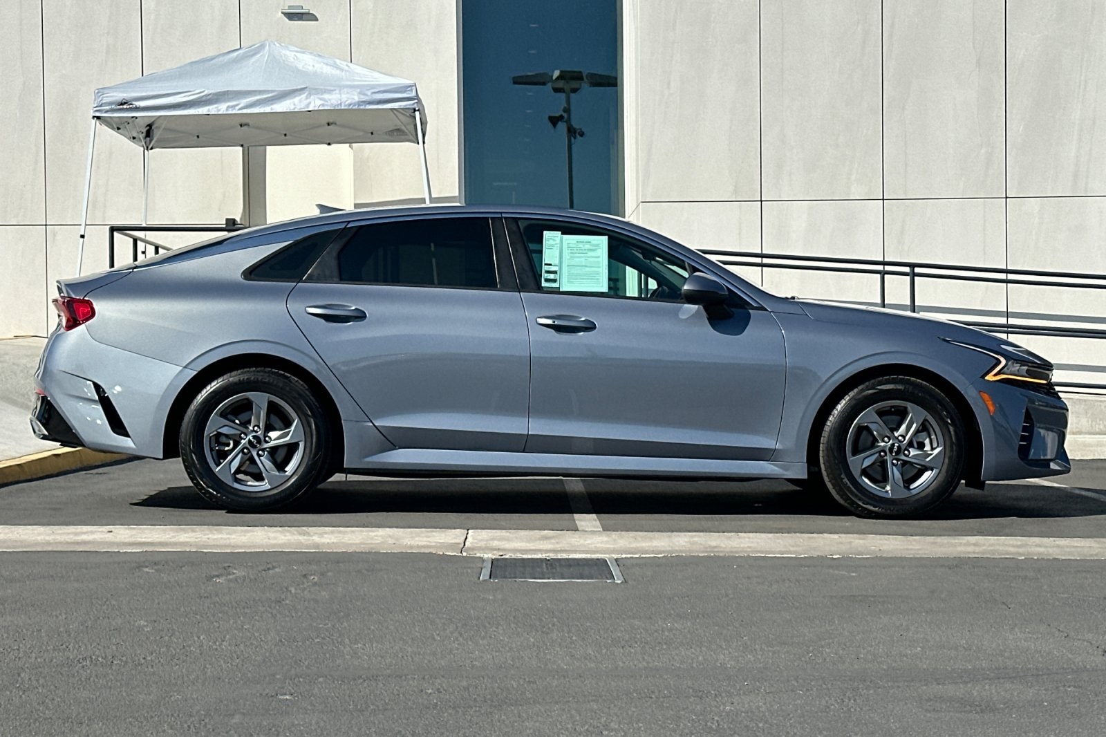 2022 Kia K5 LXS photo 2