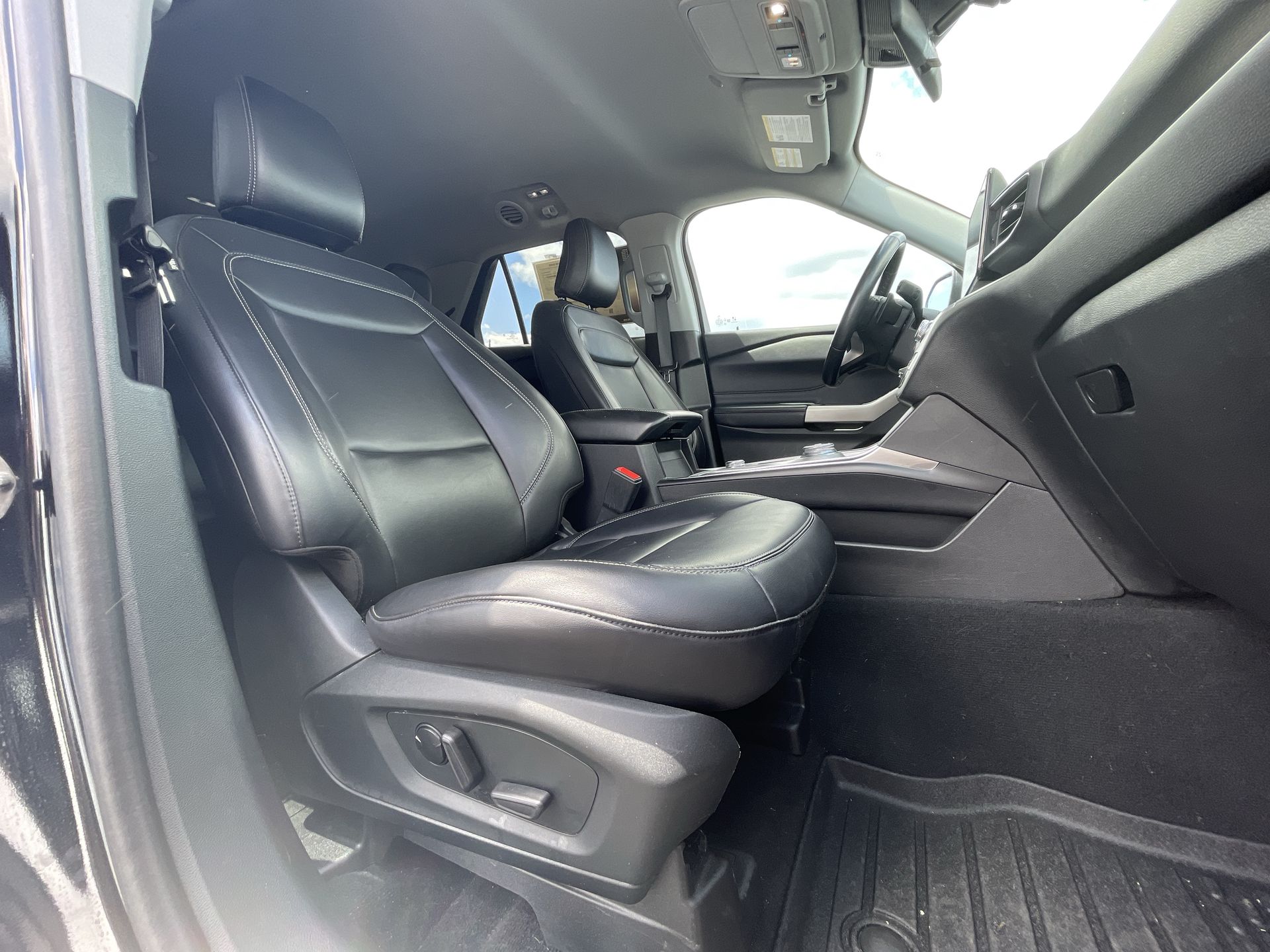 2021 Ford Explorer XLT photo 59