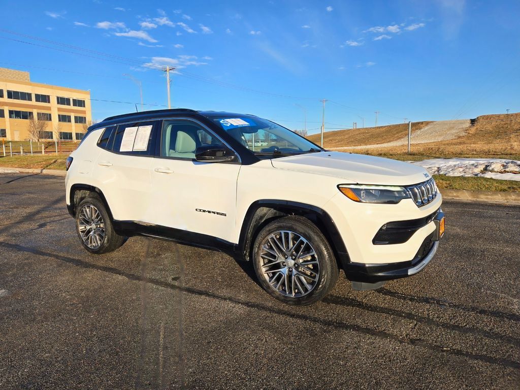 2022 Jeep Compass Limited's photo