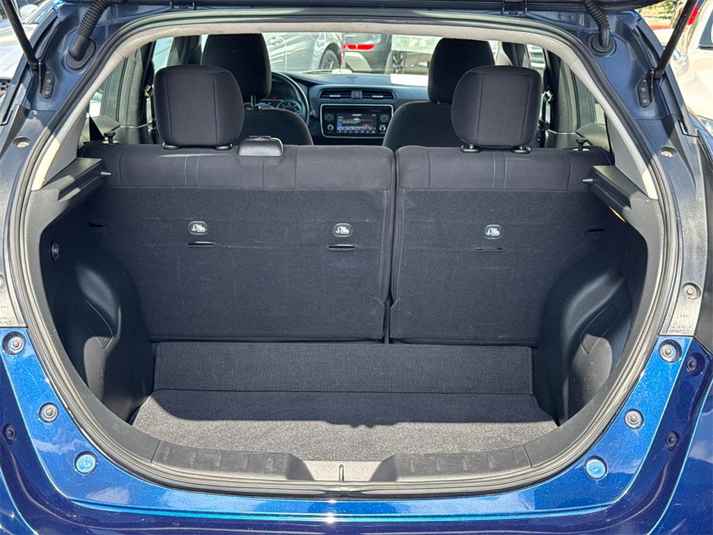 2019 Nissan Leaf SV photo 12