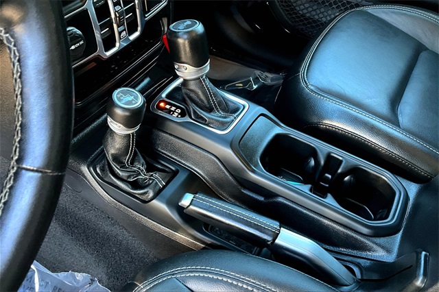 2020 Jeep Wrangler Unlimited Sahara photo 18