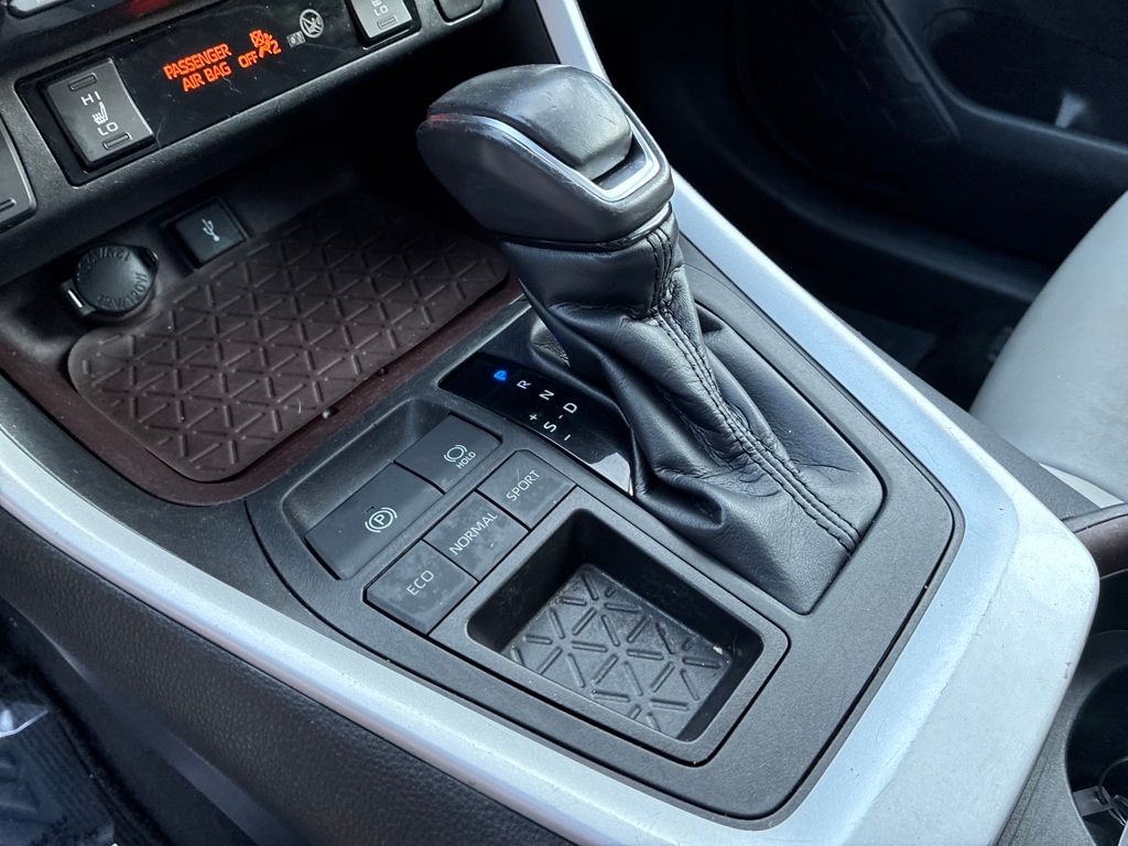 2021 Toyota RAV4 Limited photo 23