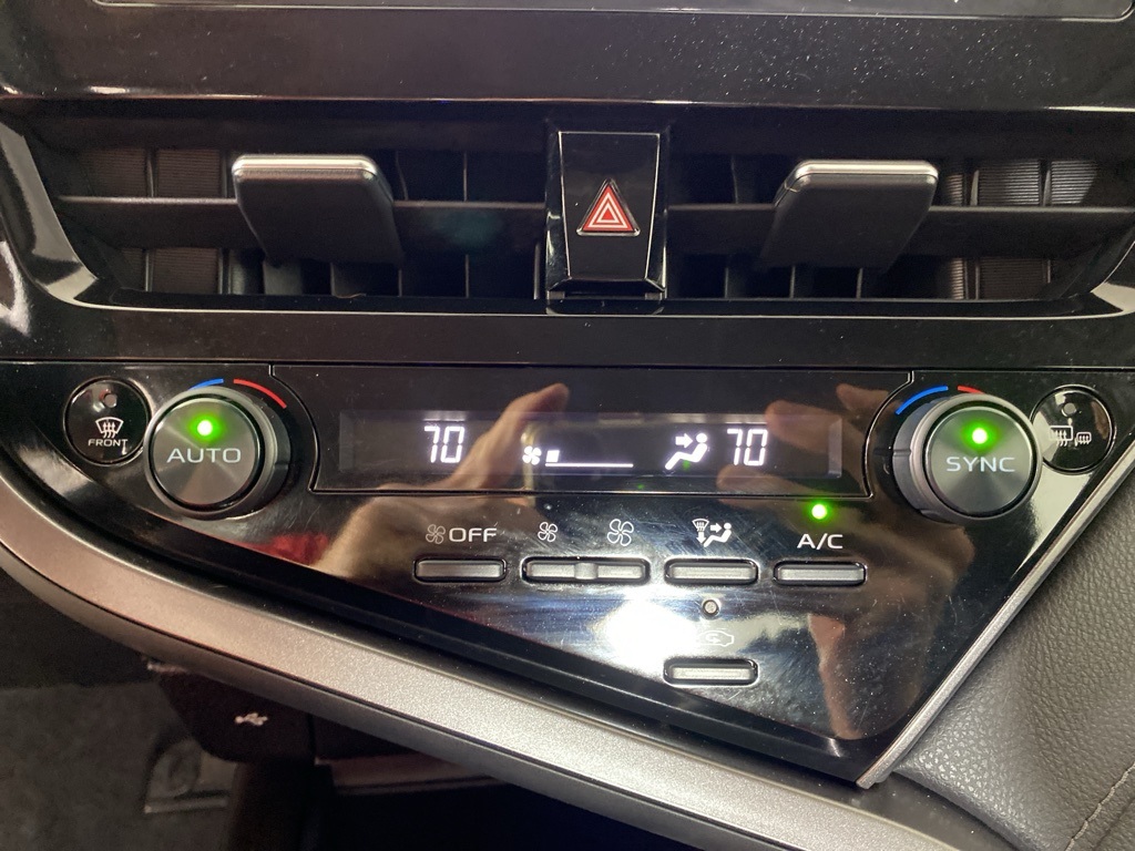 2022 Toyota Camry LE photo 6
