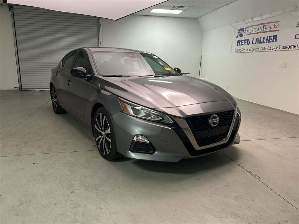 2022 Nissan Altima SR