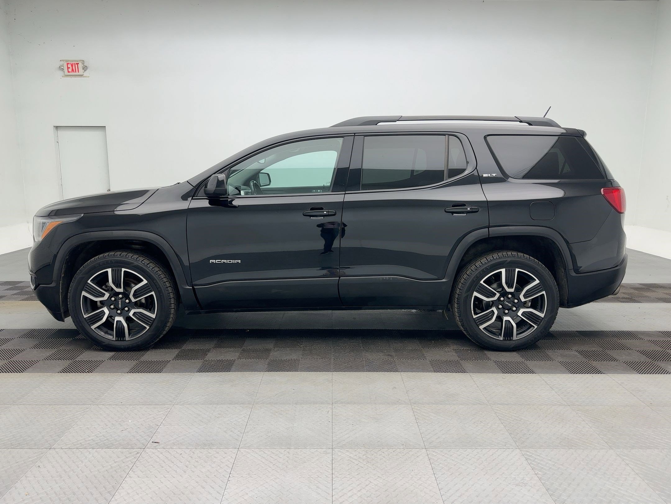 Used 2019 GMC Acadia SLT-1 with VIN 1GKKNULS2KZ230446 for sale in Chittenango, NY