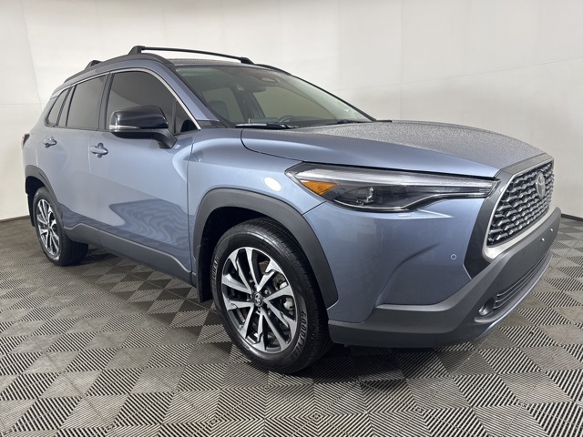 2025 Toyota Corolla Cross XLE's photo