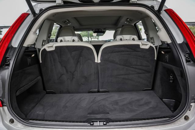 2021 Volvo XC90 Momentum photo 29