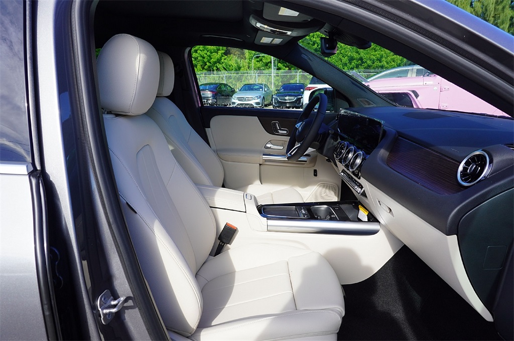 2026 Mercedes Benz GLA 250 photo 12