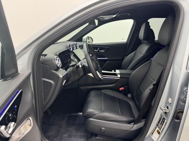 2025 Mercedes Benz GLC 300 photo 14