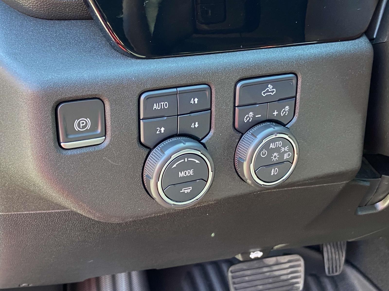 2024 Chevrolet Silverado 1500 RST photo 8