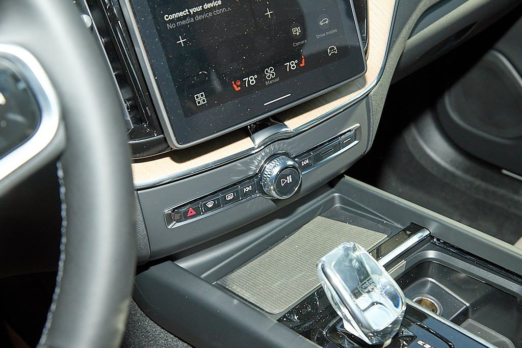 2026 VOLVO XC60 - Image 15