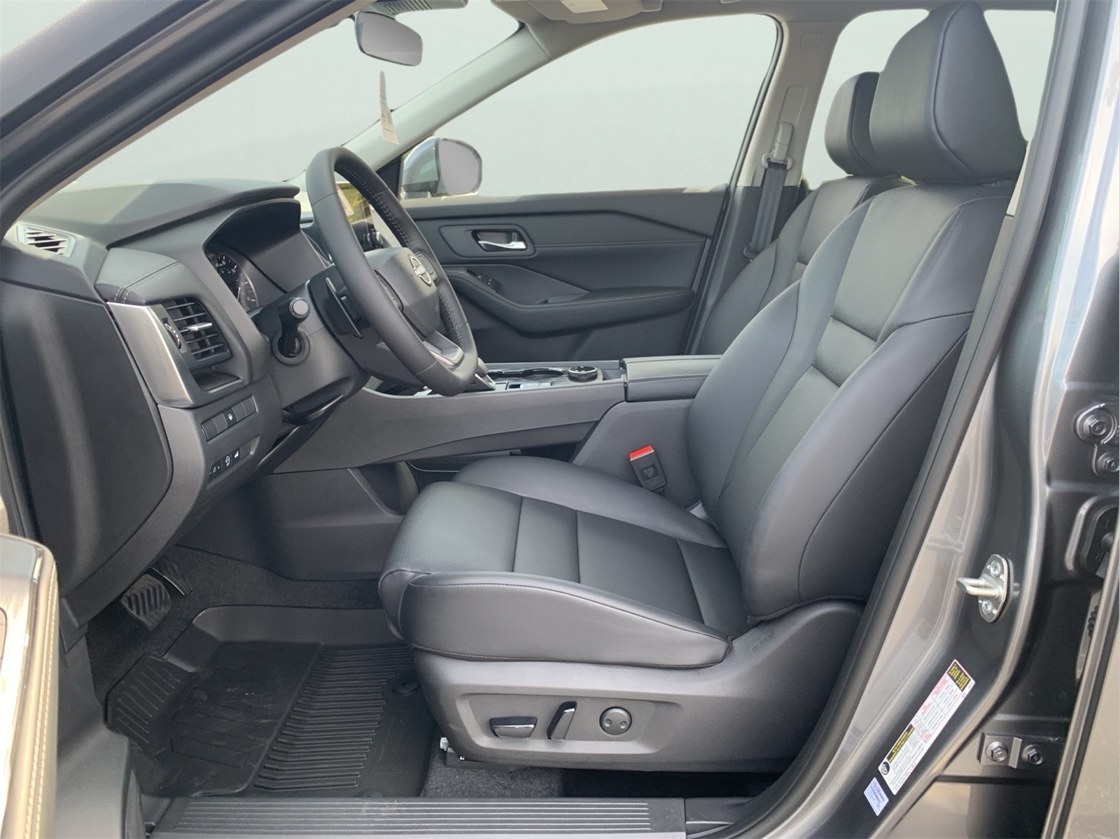 2026 Nissan Rogue SV photo 12