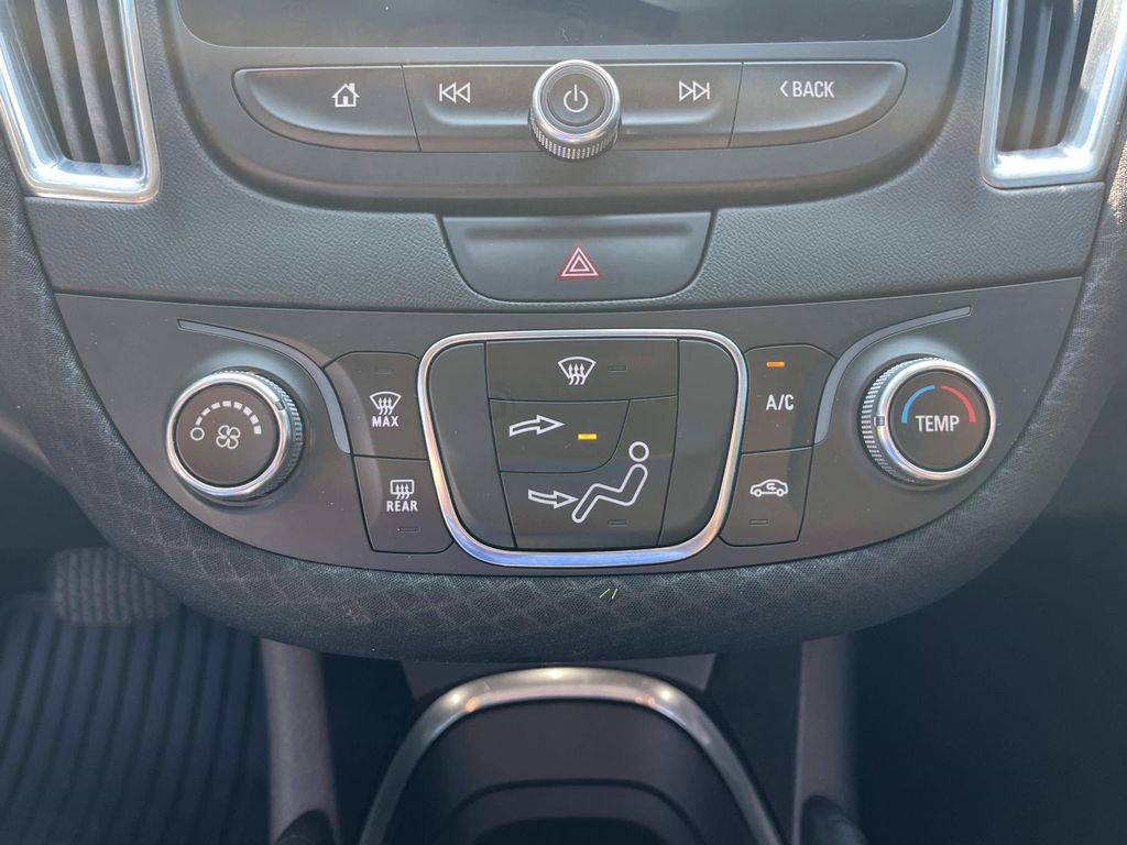2016 Chevrolet Malibu 1LT photo 23