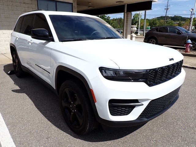 2023 Jeep Grand Cherokee Altitude photo 8