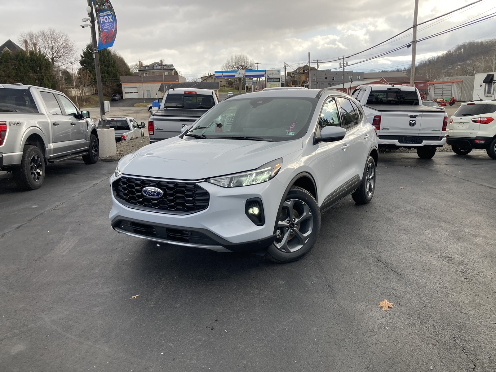 2026 Ford Escape ST-Line Select's photo