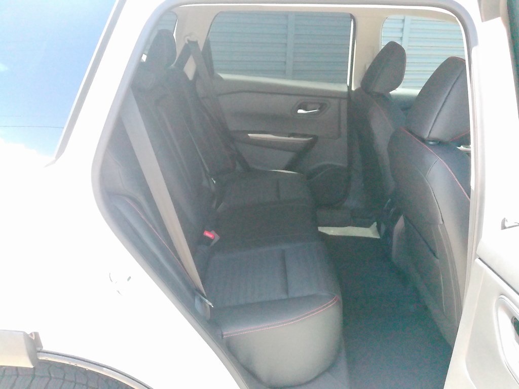 2026 Nissan Rogue SV photo 14
