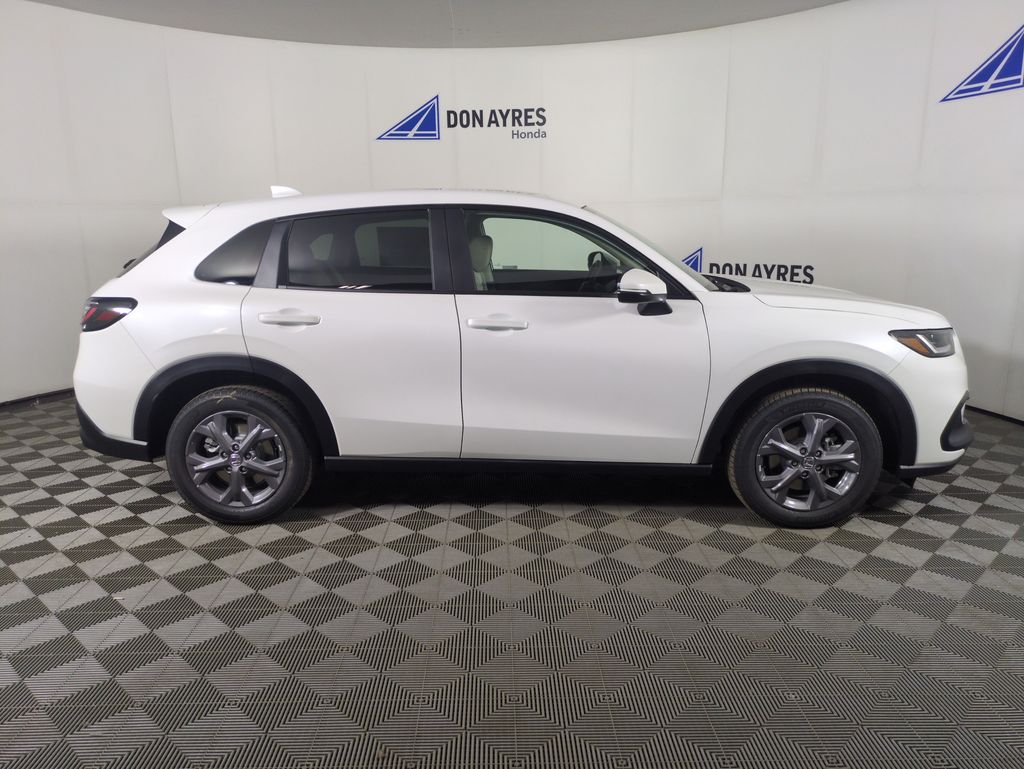 2026 Honda HR-V LX photo 5