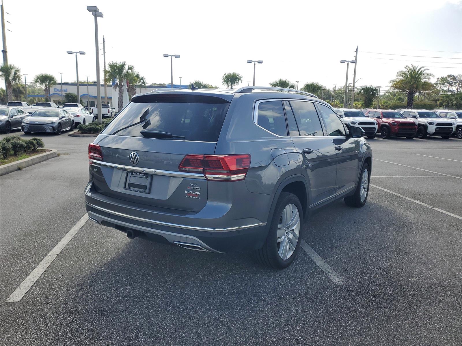 2018 Volkswagen Atlas V6 SEL Premium photo 3