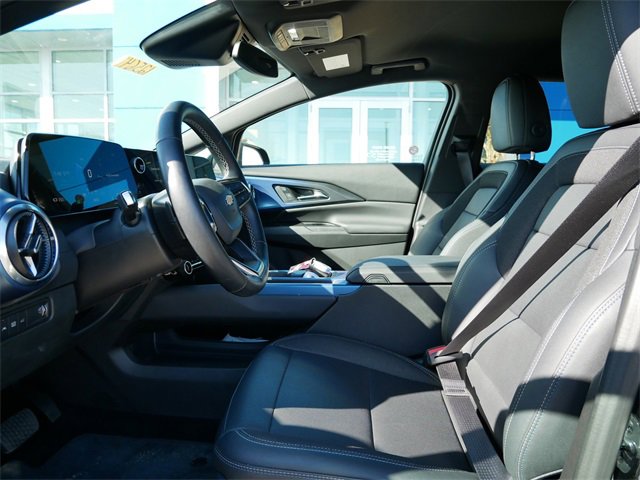 2025 Chevrolet Equinox EV 1LT photo 4
