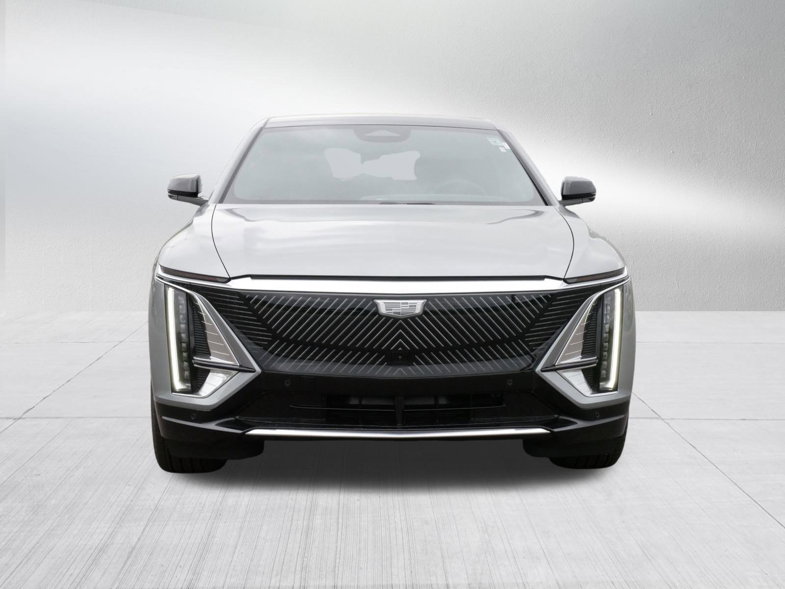 2025 Cadillac Lyriq Luxury photo 2