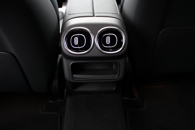 2025 Mercedes Benz GLC 300 4MATIC photo 32
