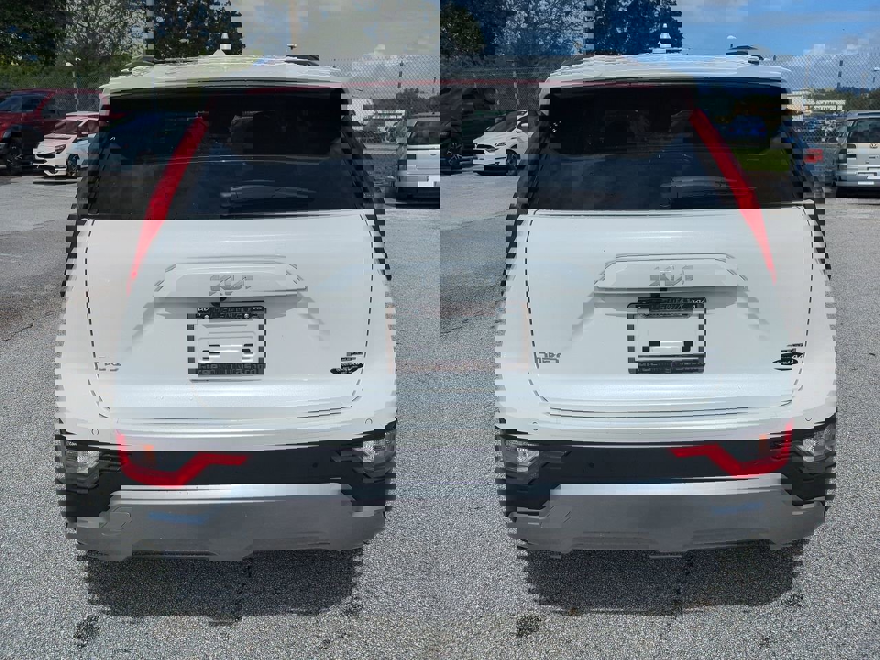 2023 Kia Niro Plug-In Hybrid EX photo 2