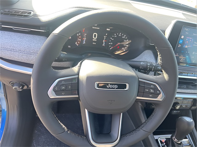 2025 Jeep Compass Latitude photo 11