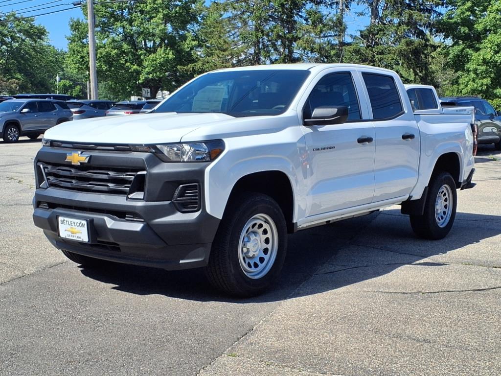 2025 Chevrolet Colorado LT photo 3