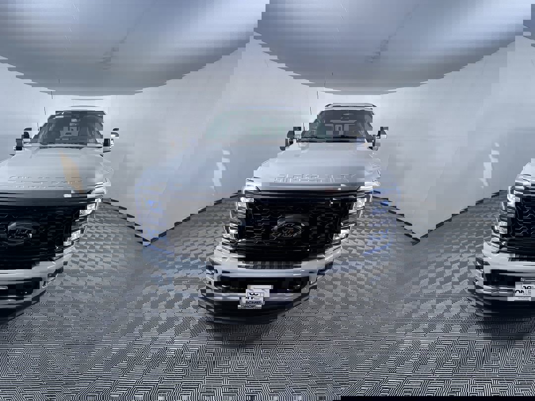 2025 Ford F-350 Lariat photo 3