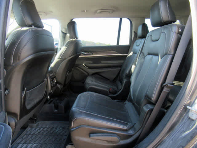 2023 Jeep Grand Cherokee Limited photo 3