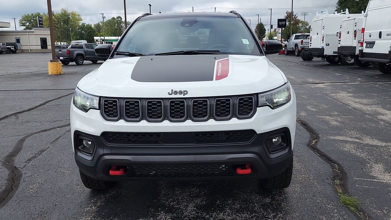 2026 Jeep Compass Trailhawk photo 3
