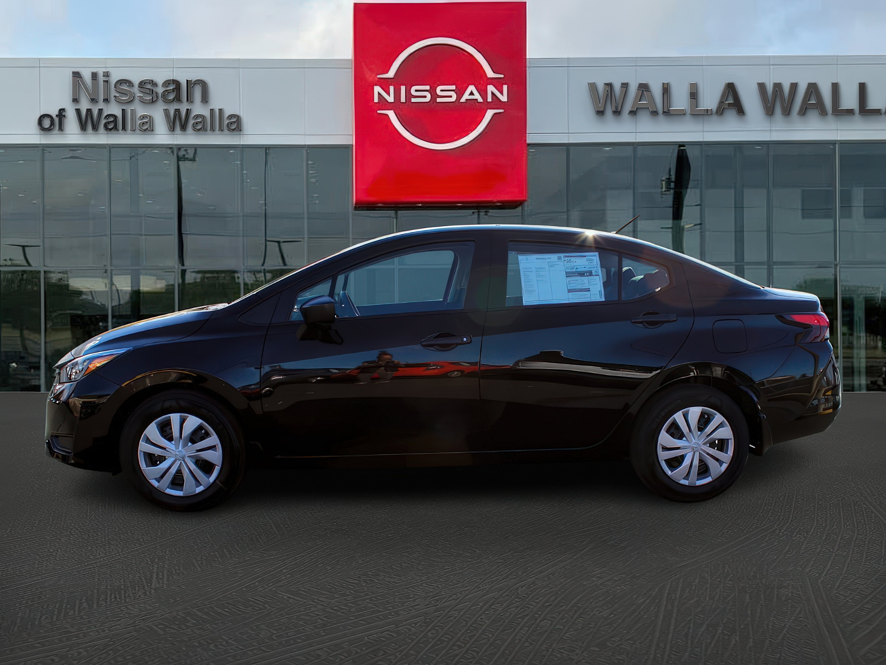2025 Nissan Versa S photo 4