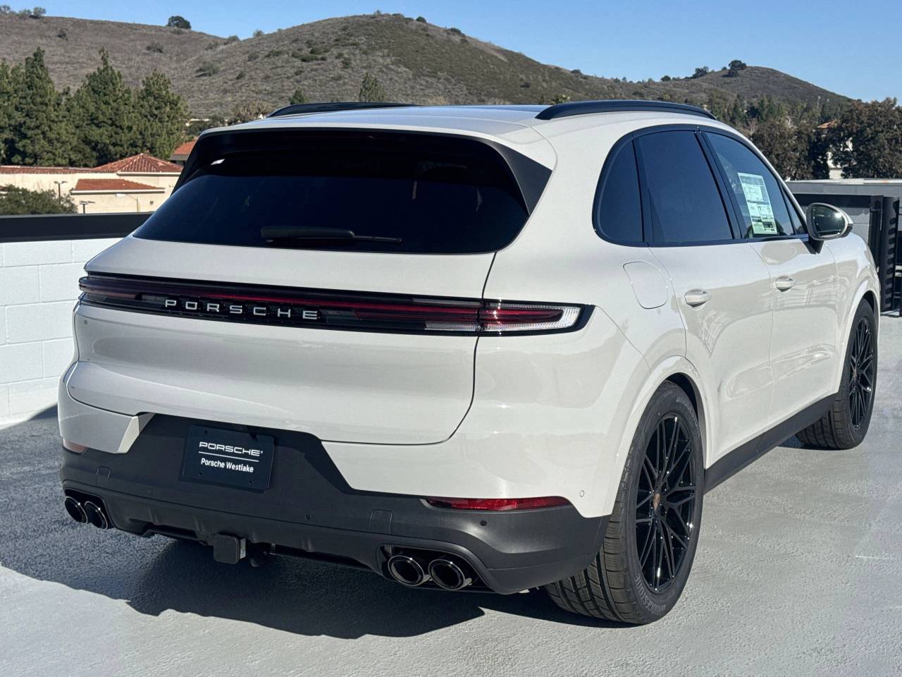 2025 Porsche Cayenne Base photo 7
