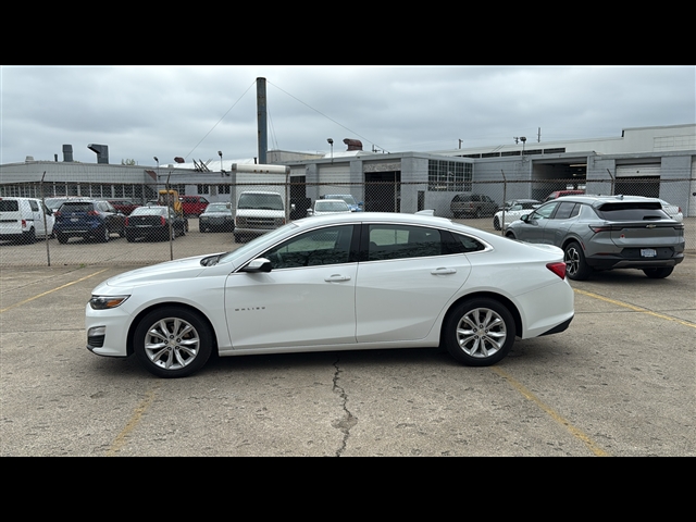 2024 Chevrolet Malibu 1LT photo 3