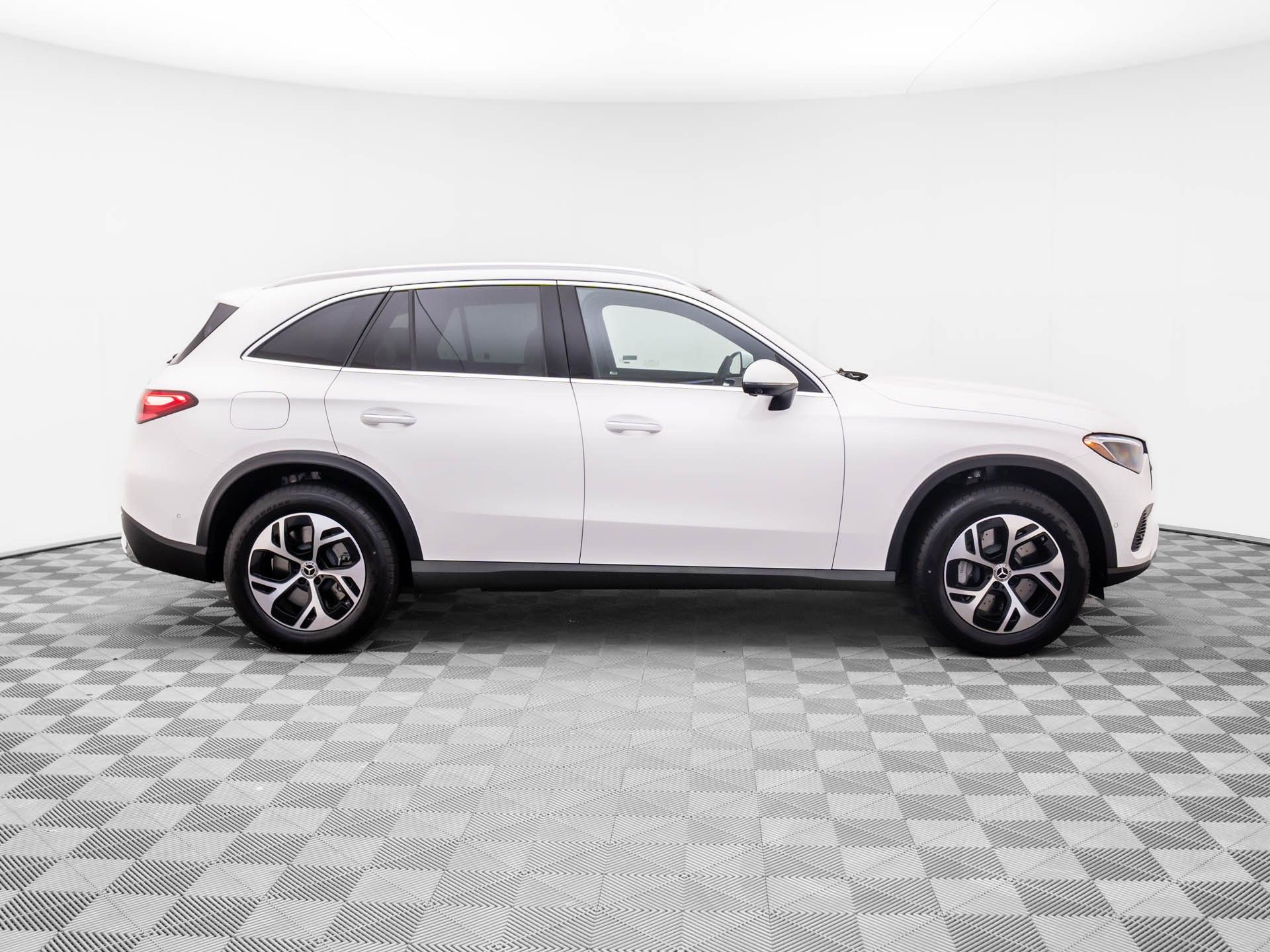 2026 Mercedes Benz GLC 350e 4MATIC photo 6