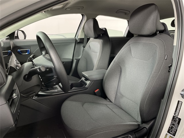 2025 Kia K4 LXS photo 2