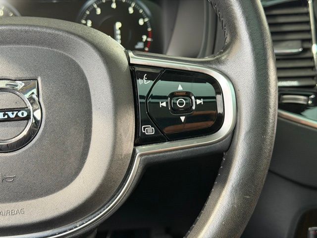 2016 Volvo XC90 T6 Momentum photo 48