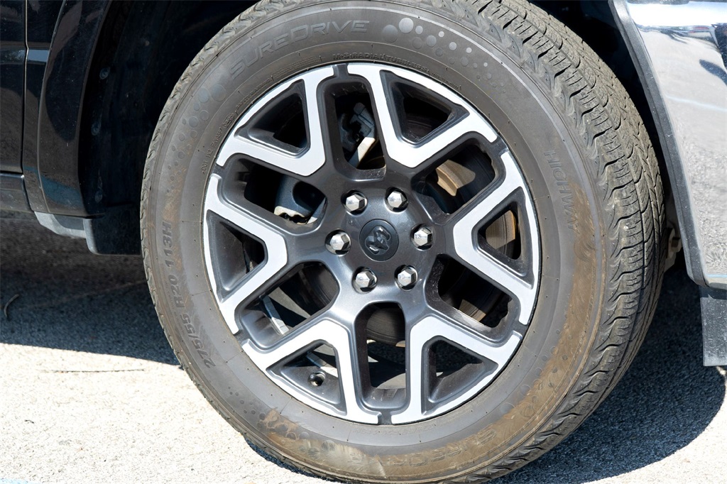 2025 Ram 1500 Laramie photo 2